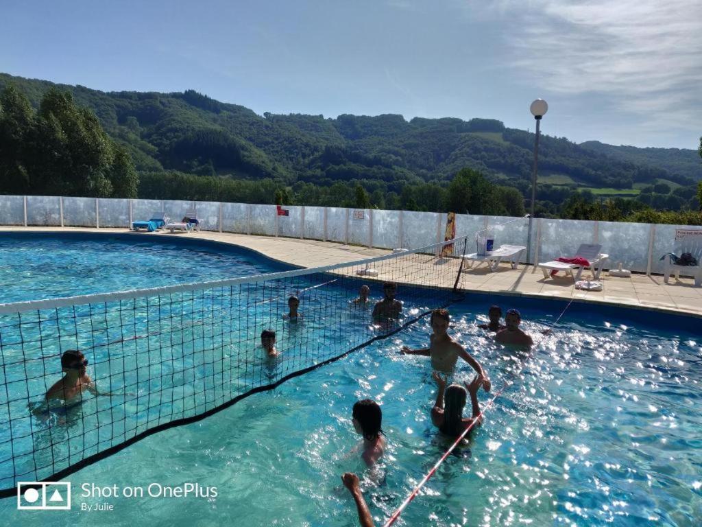 Saint geniez d'olt Jolie t2 aménagée et équipée village goelia 2 piscines chauffées Exterior foto